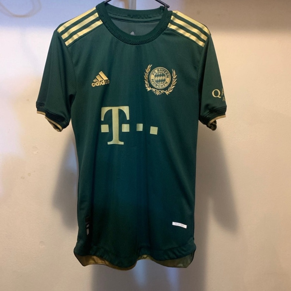 21/22 Oktoberfest Fourth Jersey Gnarby #7